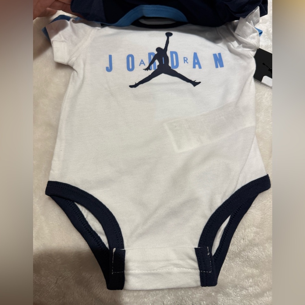 Nike Jordan Jumpman newborn, 6 month, 3 pack bodysuits White and Navy blue NEW